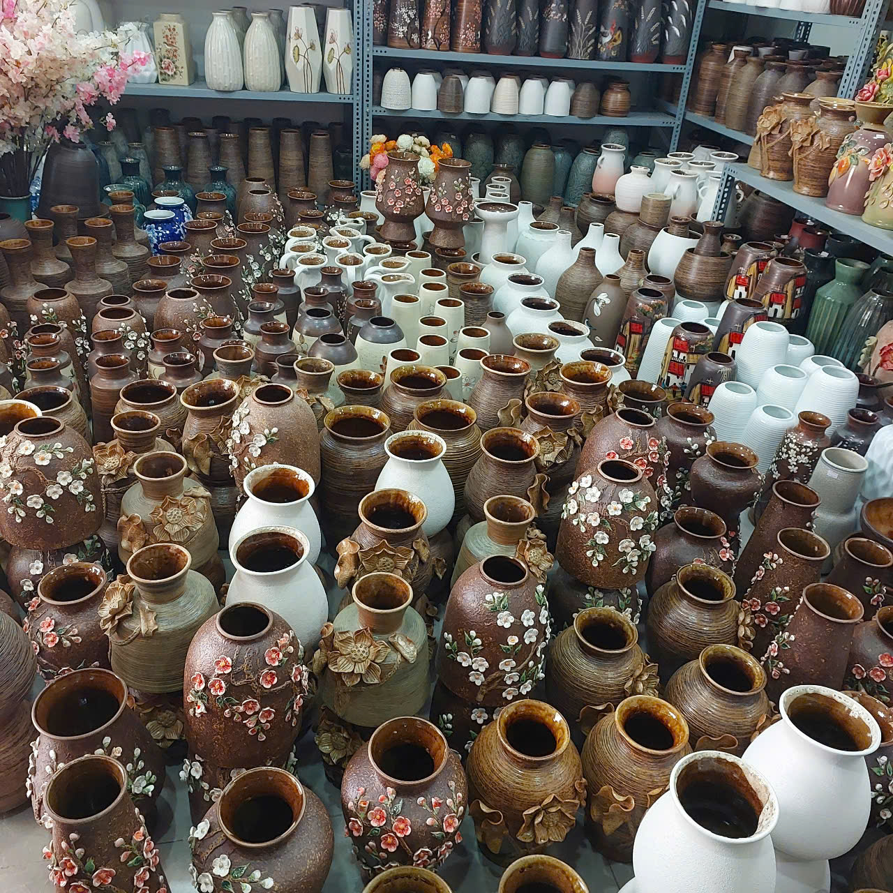 Nơi bán bình hoa gốm bát tràng uy tín tại TPHCM