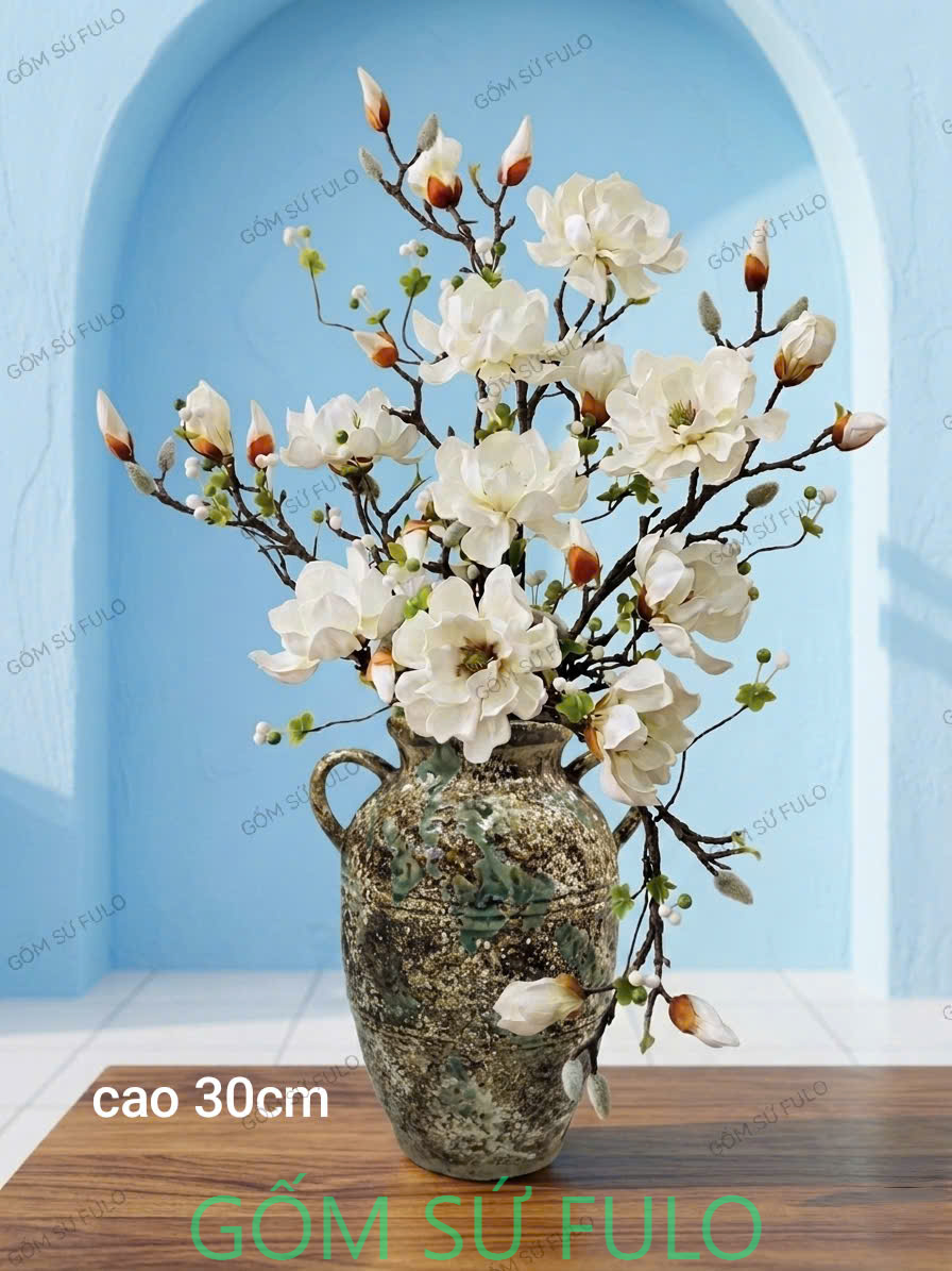 Bình cắm hoa mộc lan để bàn