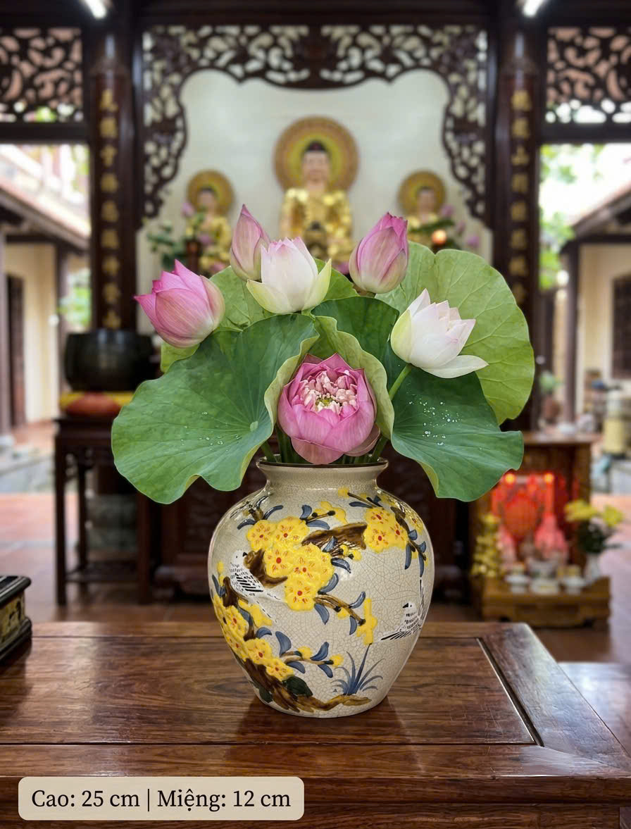 Bình men rạn cắm hoa sen tại Gốm sứ Fulo