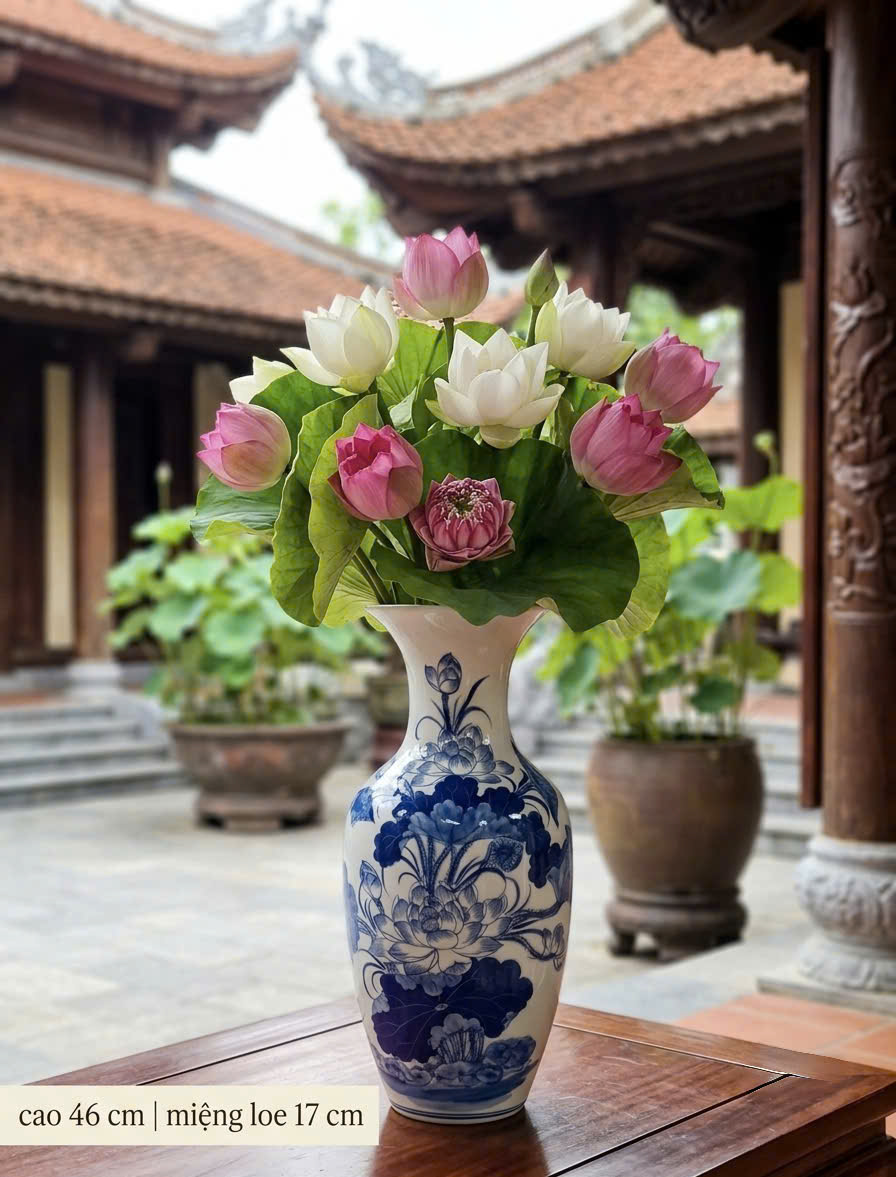 Bình men rạn cắm hoa sen tại Gốm sứ Fulo