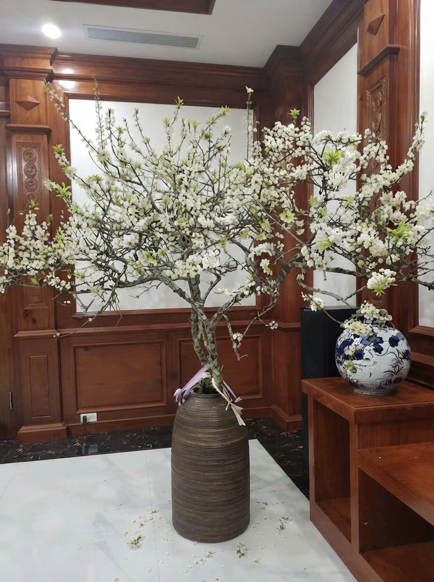 Bình cắm cành hoa mận -gốm sứ fulo