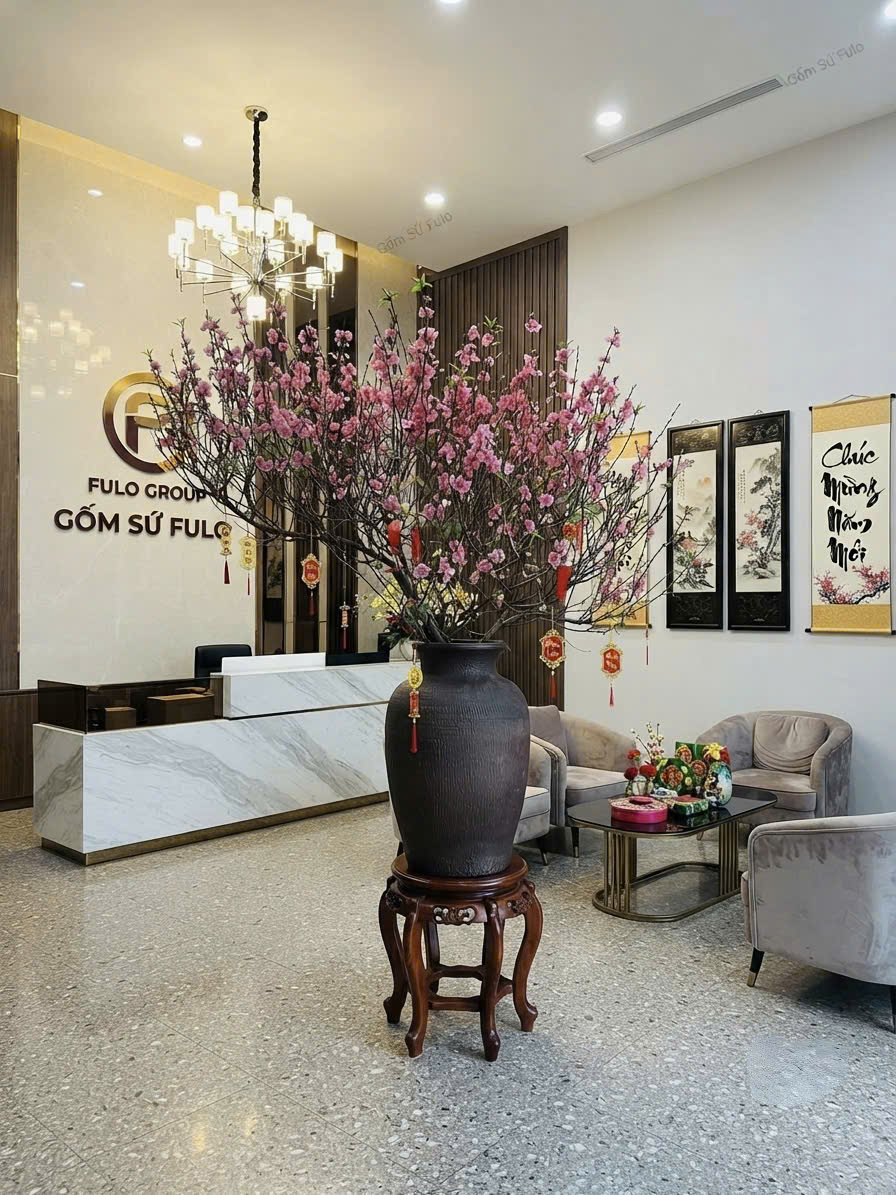 Mẫu bình cắm cành đào huyền lớn không lo bị đỗ