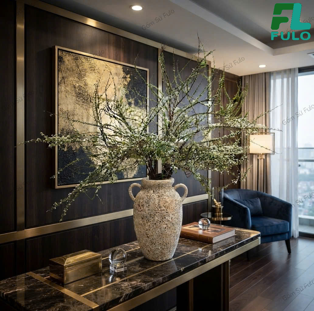 Bình cắm hoa tuyết mai cho quày lễ tân