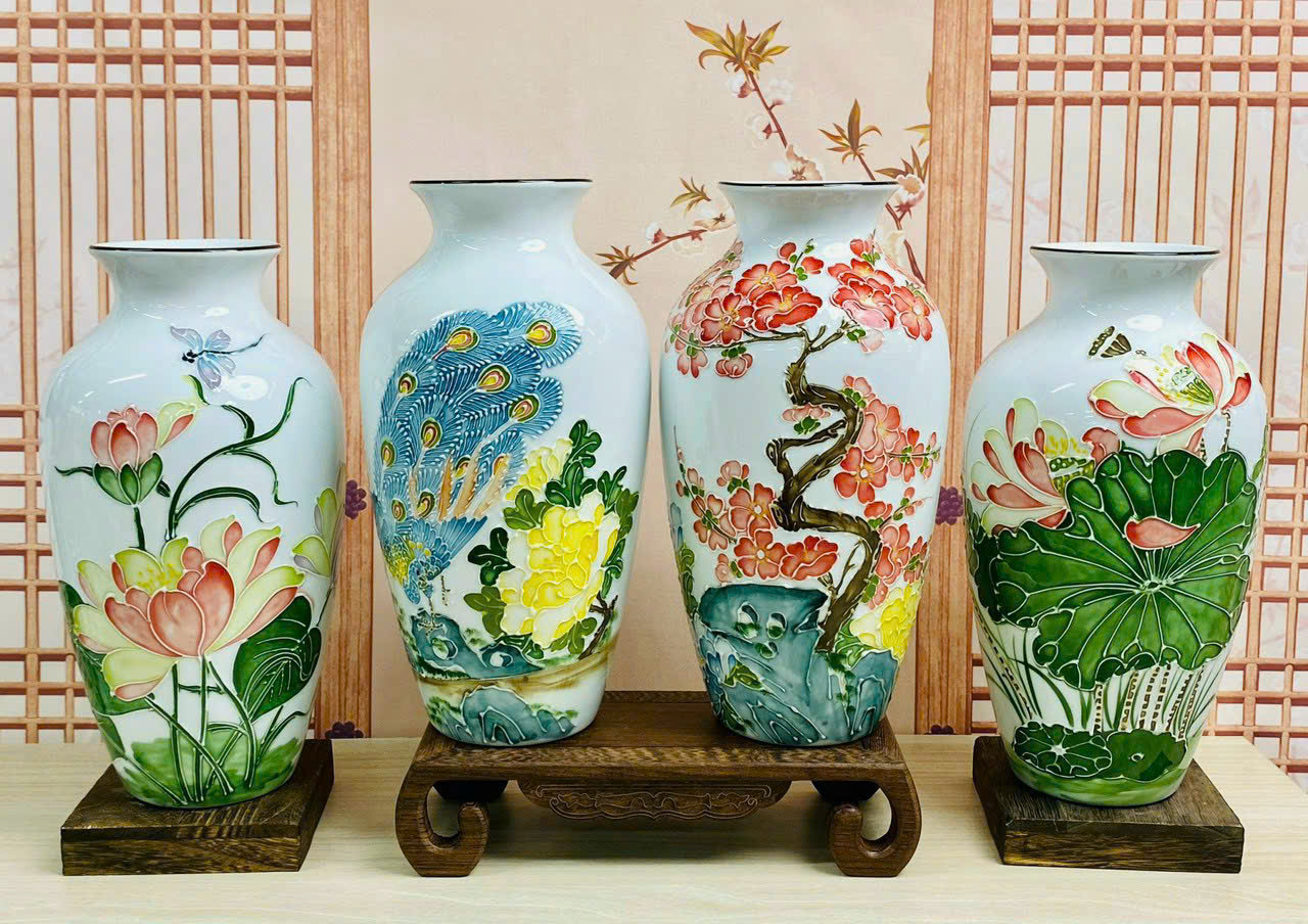 Bình cắm hoa tại gốm sứ Fulo
