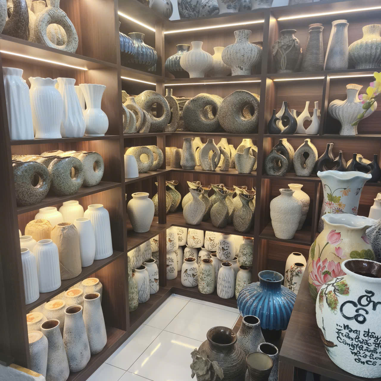 Nơi Bán Bình Cắm Hoa Được Nhiều Người Tin Tưởng