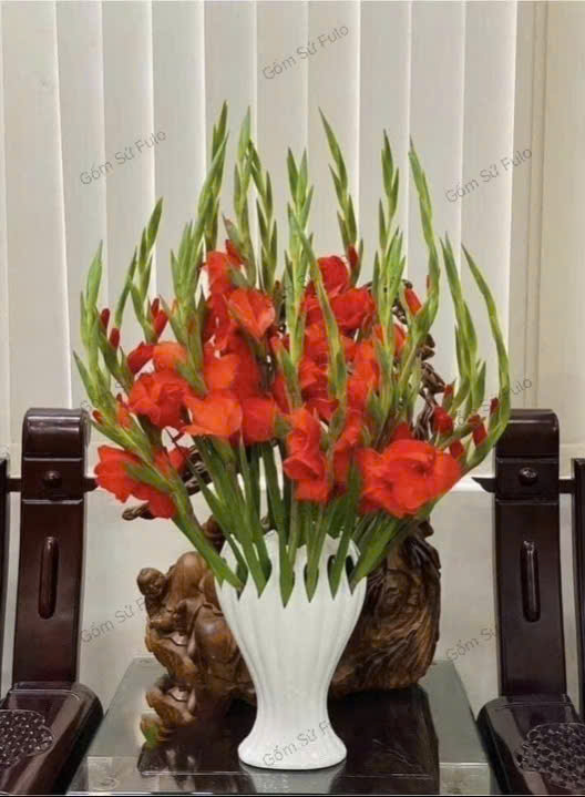 Bình Cắm Hoa Lay ơn Đẹp cho bàn thờ