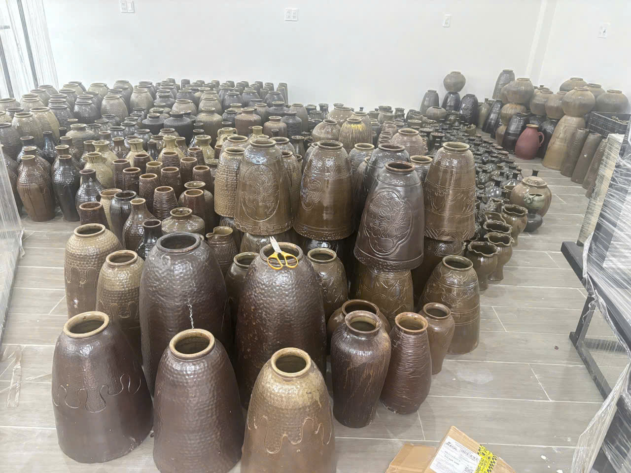 Bình Cỡ Lớn Vuốt Tay Gốm Phù Lãng